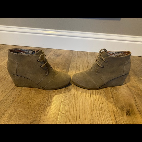 TOMS “Desert Wedge” lace up bootie - Picture 6 of 8